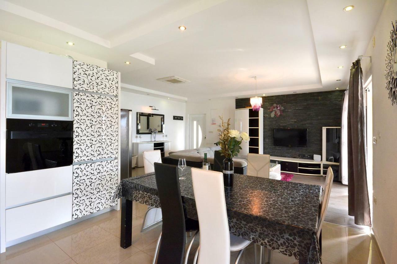 Petra Apartment